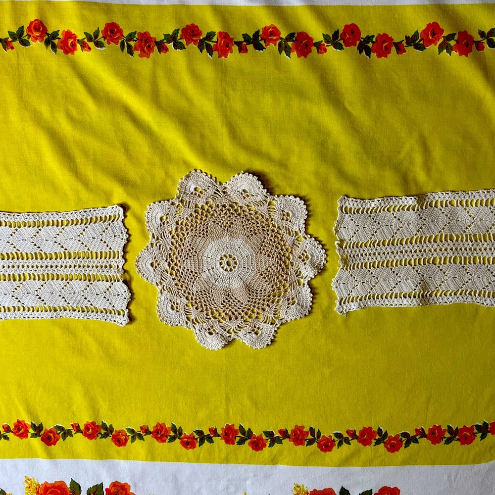 Vintage Crochet Two-Tone Doily Table Mat Set